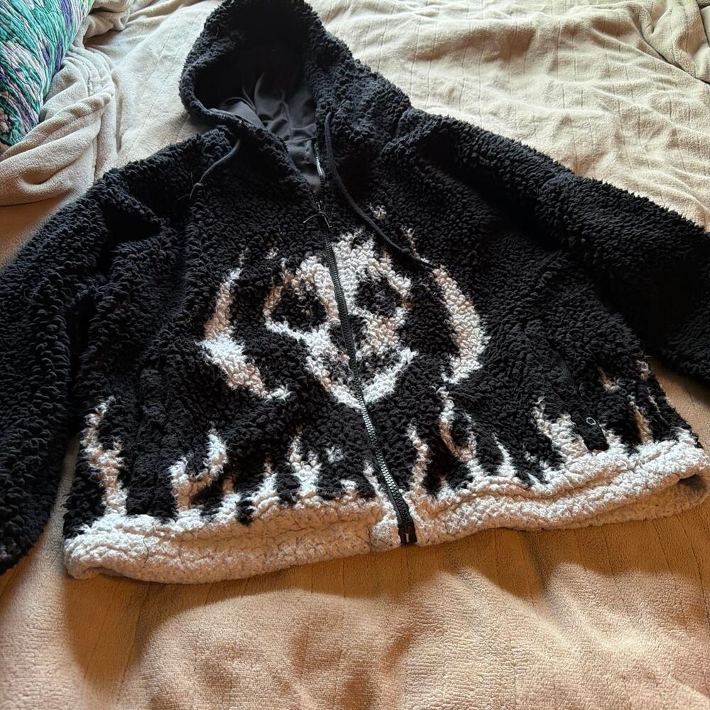 Empyre Raven Flames Black & White Sherpa Zip Hoodie Size L